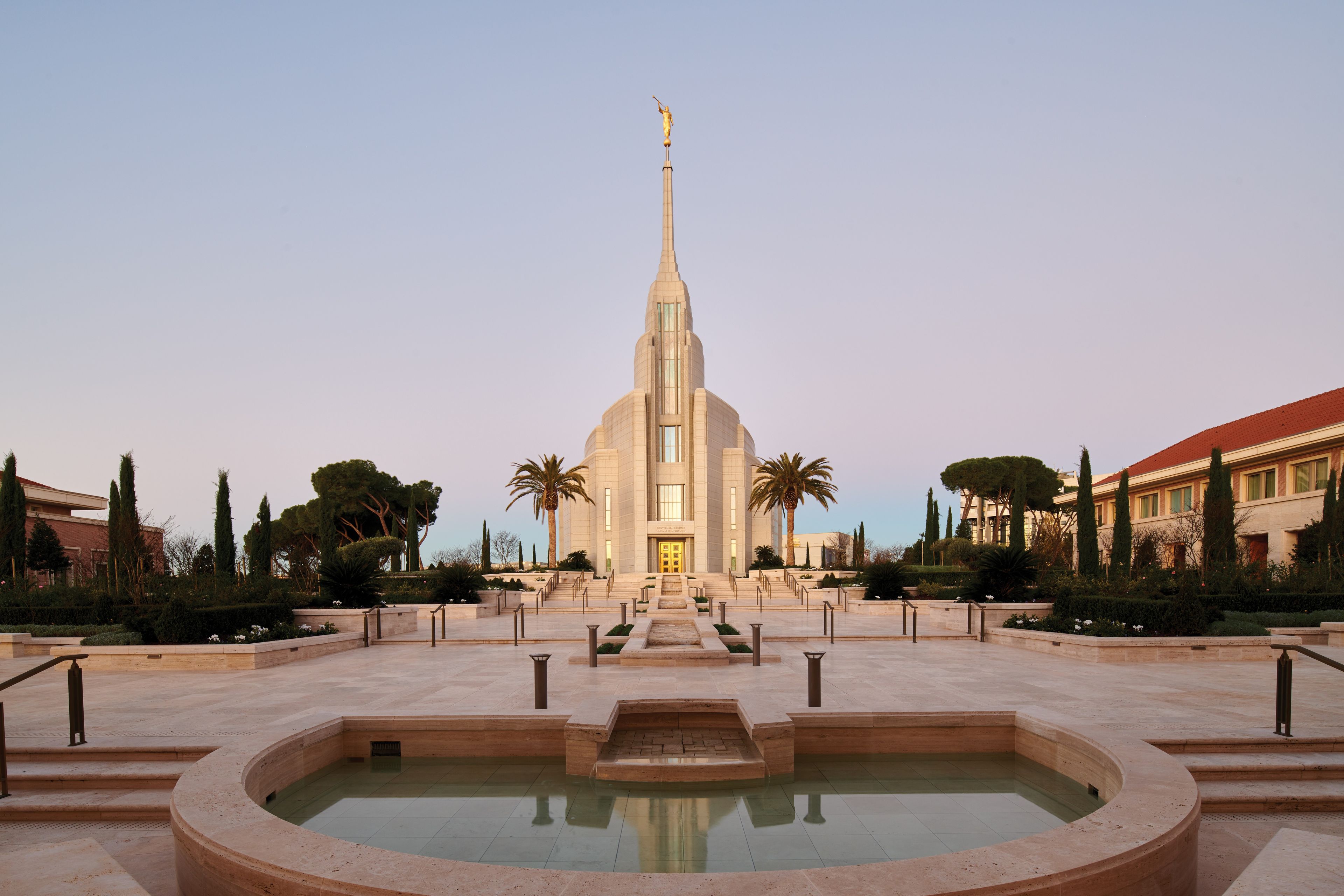 The Rome Italy Temple grounds and fountain in the day.