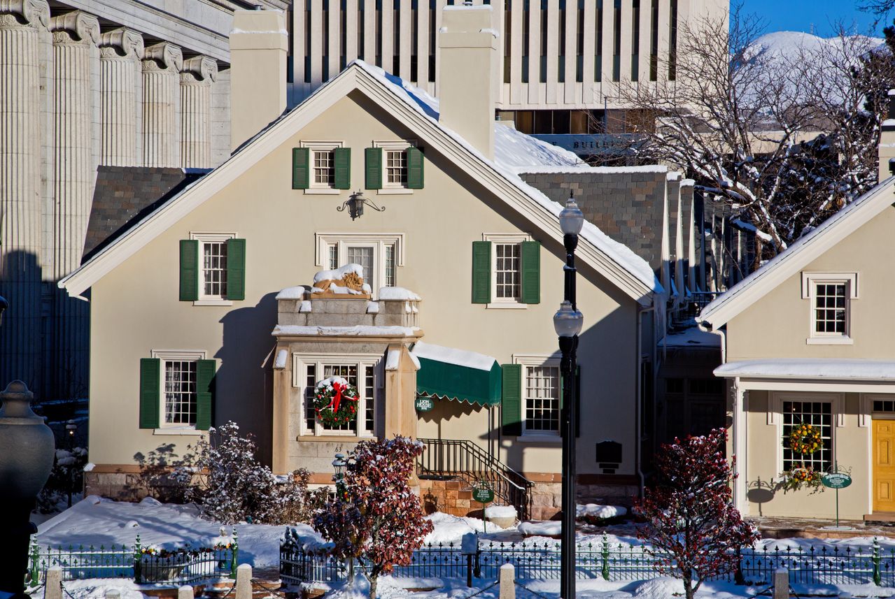 Historic Temple Square 2024 Lit The Lion House Christmas Village Building LDS