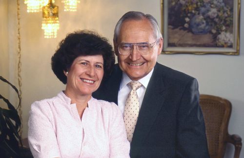 Portrait of L. Tom Perry with his wife Barbara.