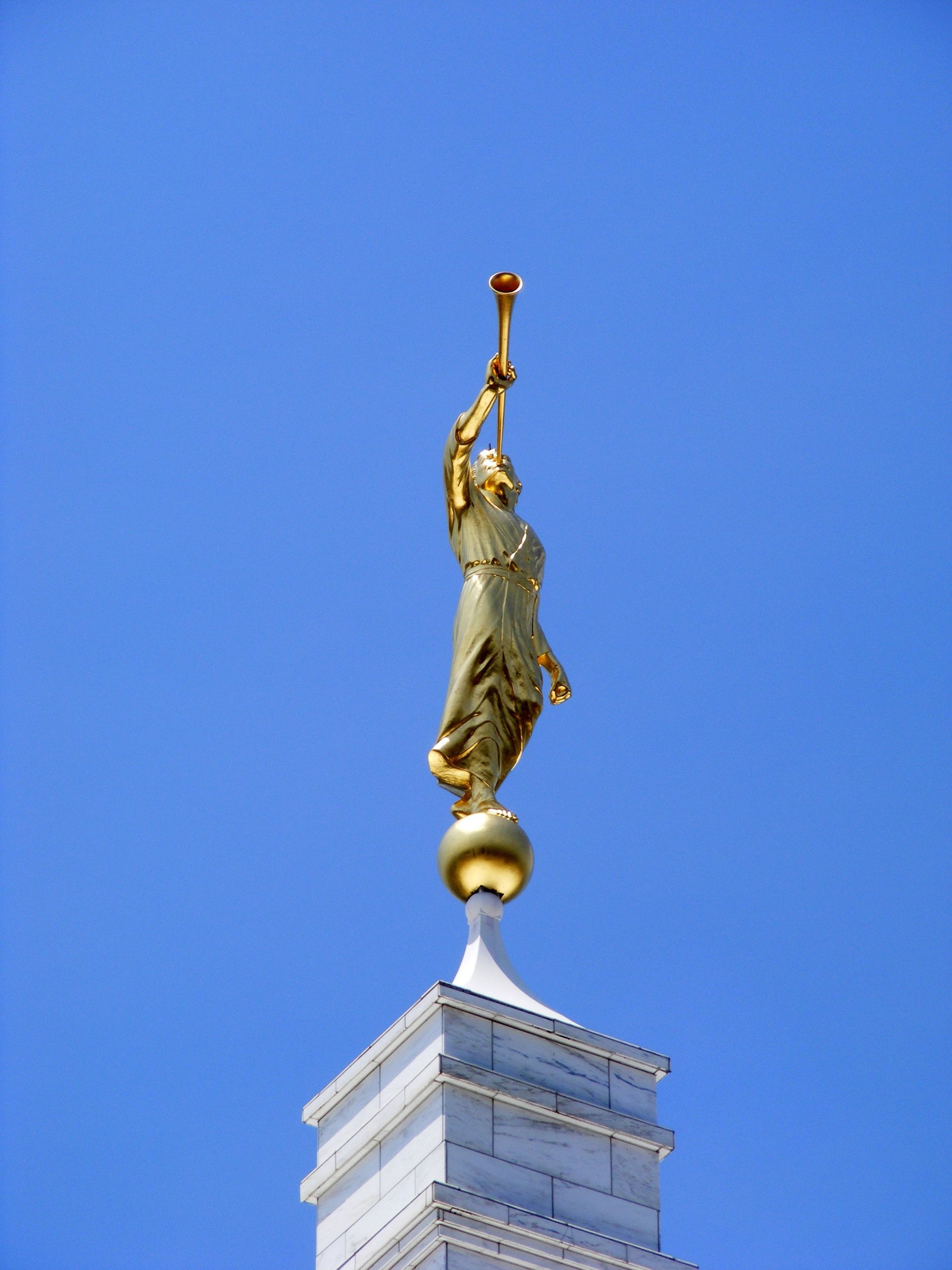 An image of the angel Moroni statue on top of the Raleigh North Carolina Temple.