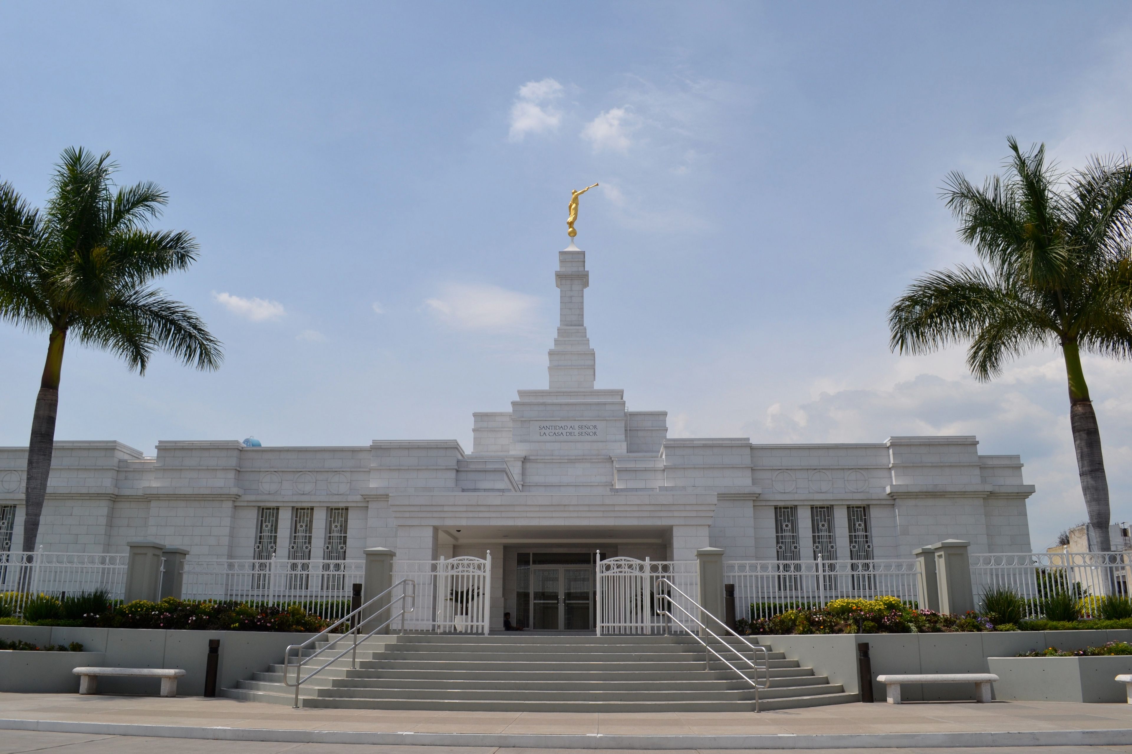 An exterior front view of the Guadalajara Mexico Temple.
