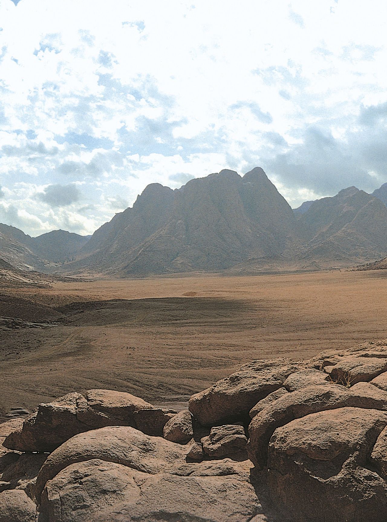The plain of Rahah with Mount Sinai in the background.