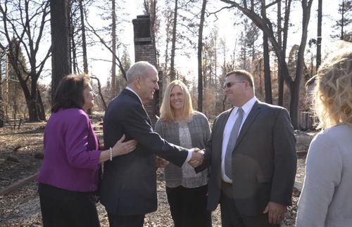 President Nelson greeting members in Paradise, California