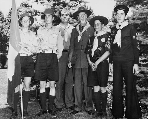 Smith with Boy Scouts