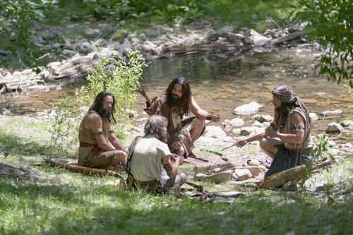 Laman, Lemuel, and two of the sons of Ishmael talk together about killing Nephi.