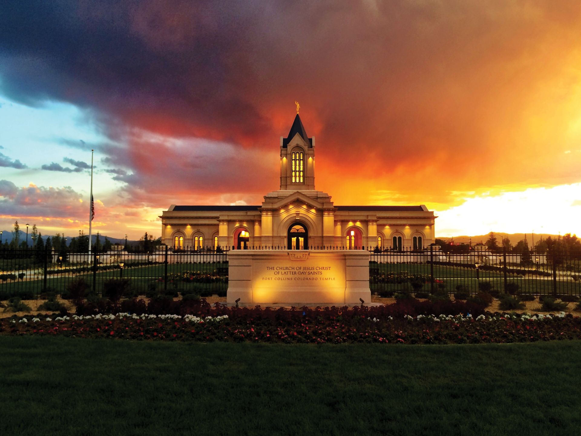 An image of the Fort Collins Colorado Temple at sunset.