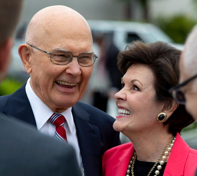 Dallin H. Oaks and Kristen Oaks: Oakland (California) Temple