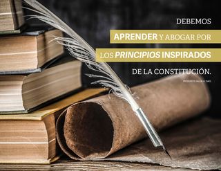 pluma, libros y pergamino