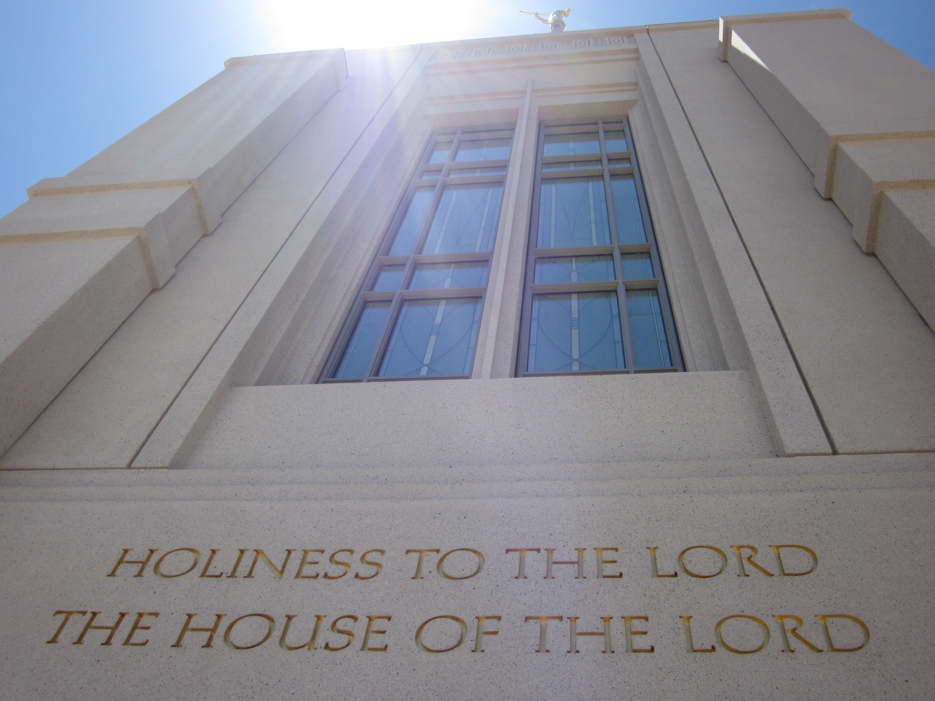 The Gila Valley Arizona Temple inscription “Holiness to the Lord: The House of the Lord” and windows.