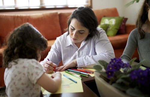 mom-coloring-with-daughter