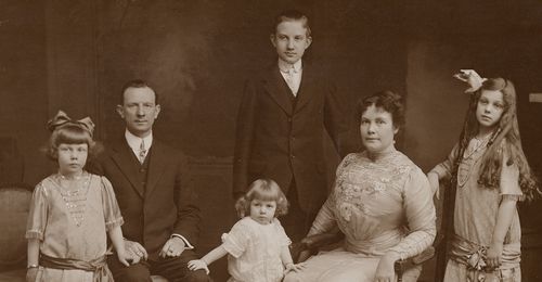 Hyrum Mack Smith family