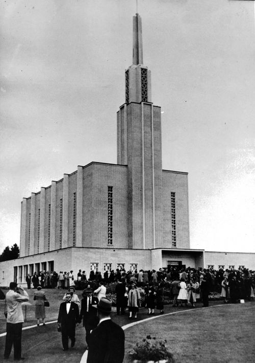 Temple de Suisse, 1955