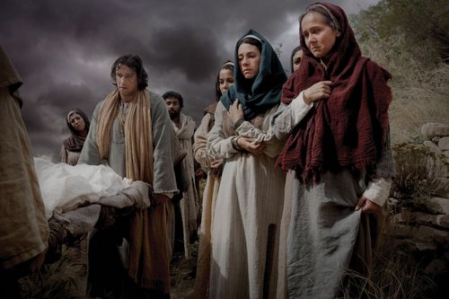 Matthew 27:57–60, Jesus Christ is carried into the tomb