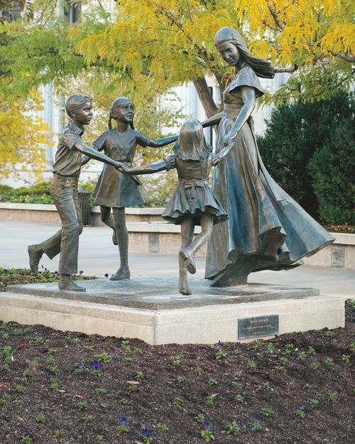 Monument to Women Memorial Garden