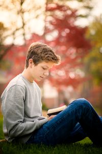 youth reading scriptures