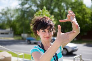 woman making a frame with her fingers