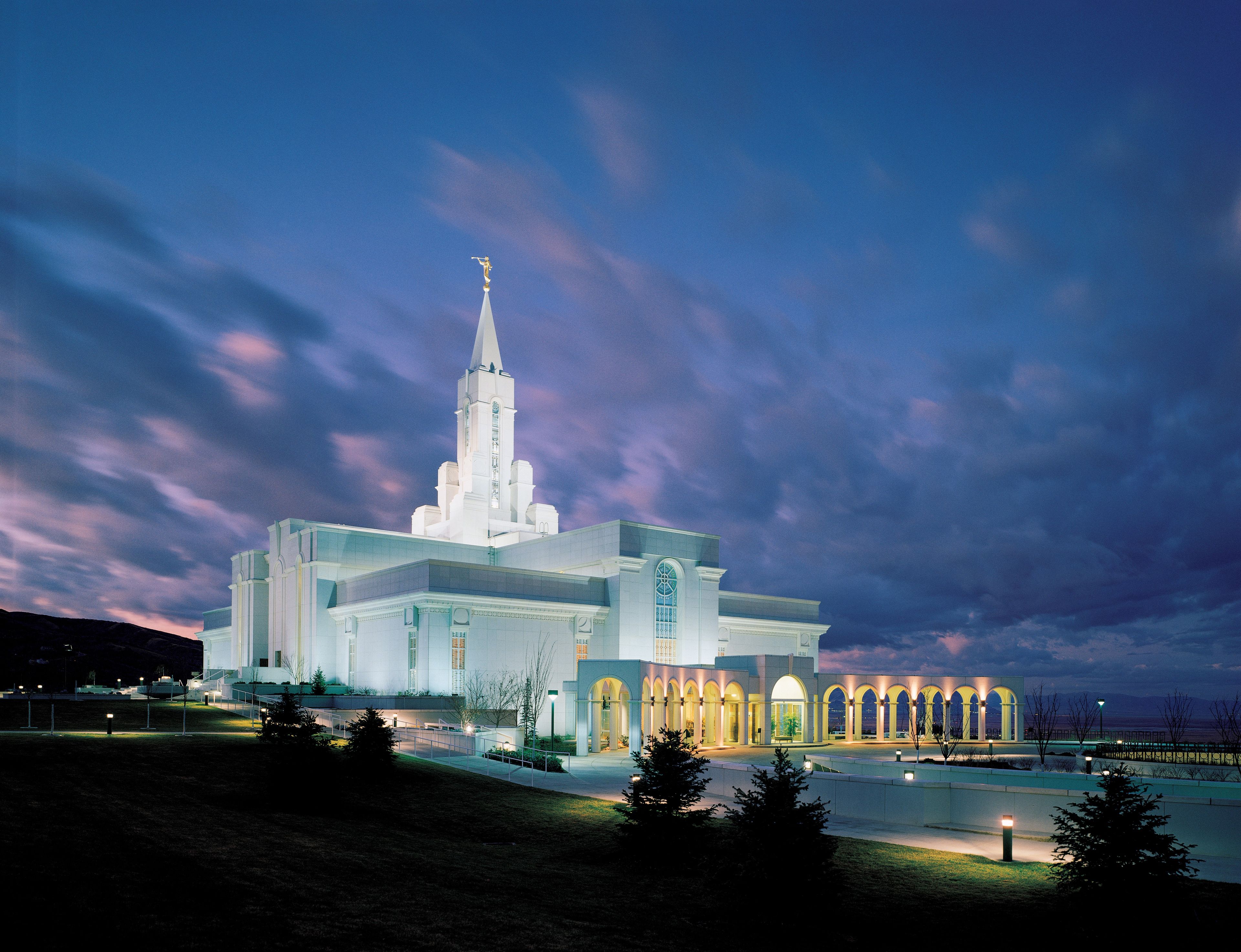 Your temple. Баунтифул Юта штат. LDS Utah Temple. Храм мормонов внутри. Церковь мормонов в Астане.
