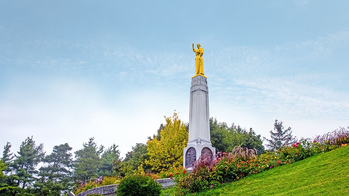 The monument at the Hill Cumorah.