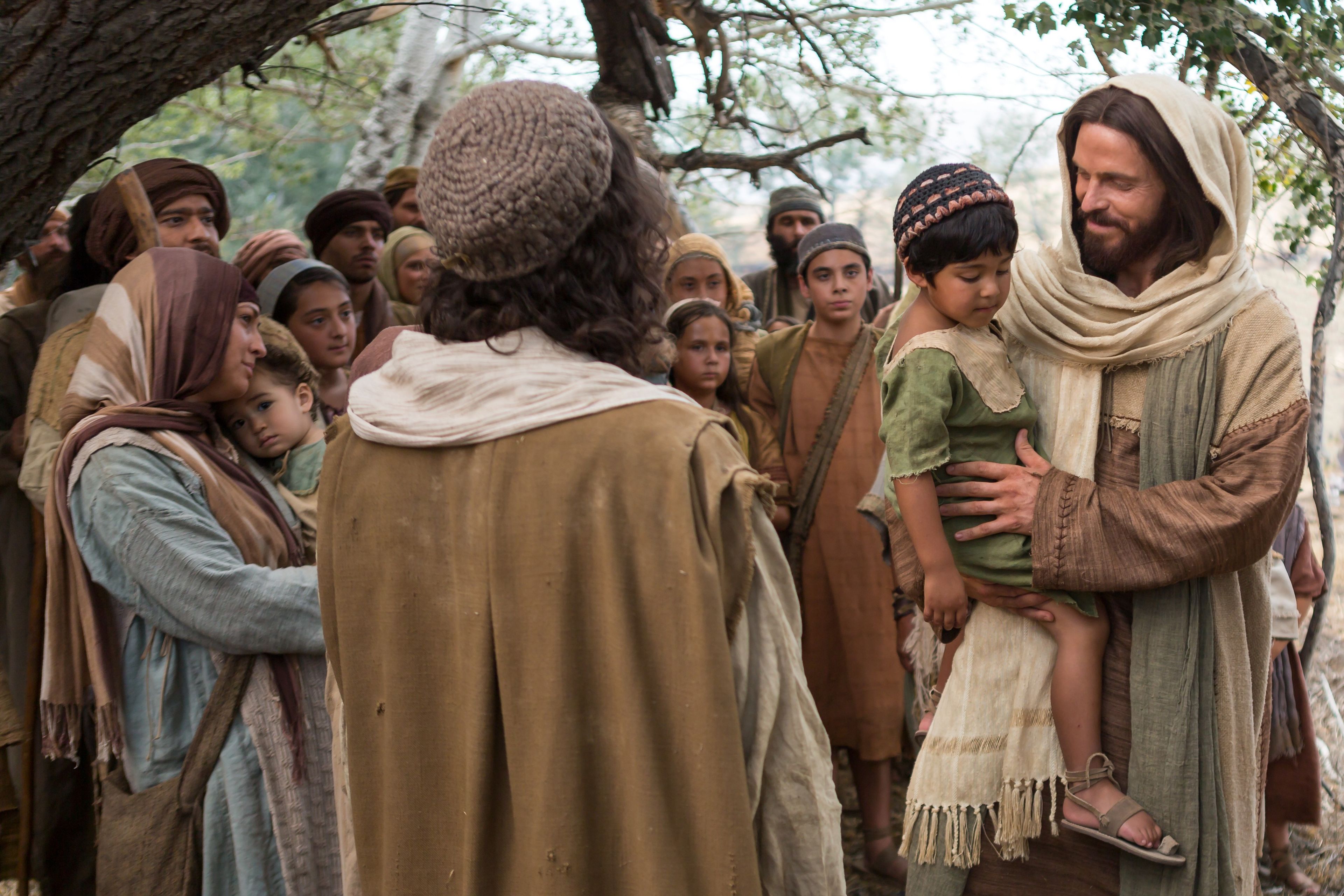 Jesus invites the children to come to Him.