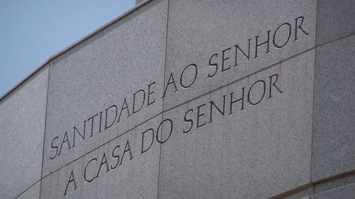 The inscription on the Recife Brazil Temple, “Holiness to the Lord: The House of the Lord” in Portuguese.