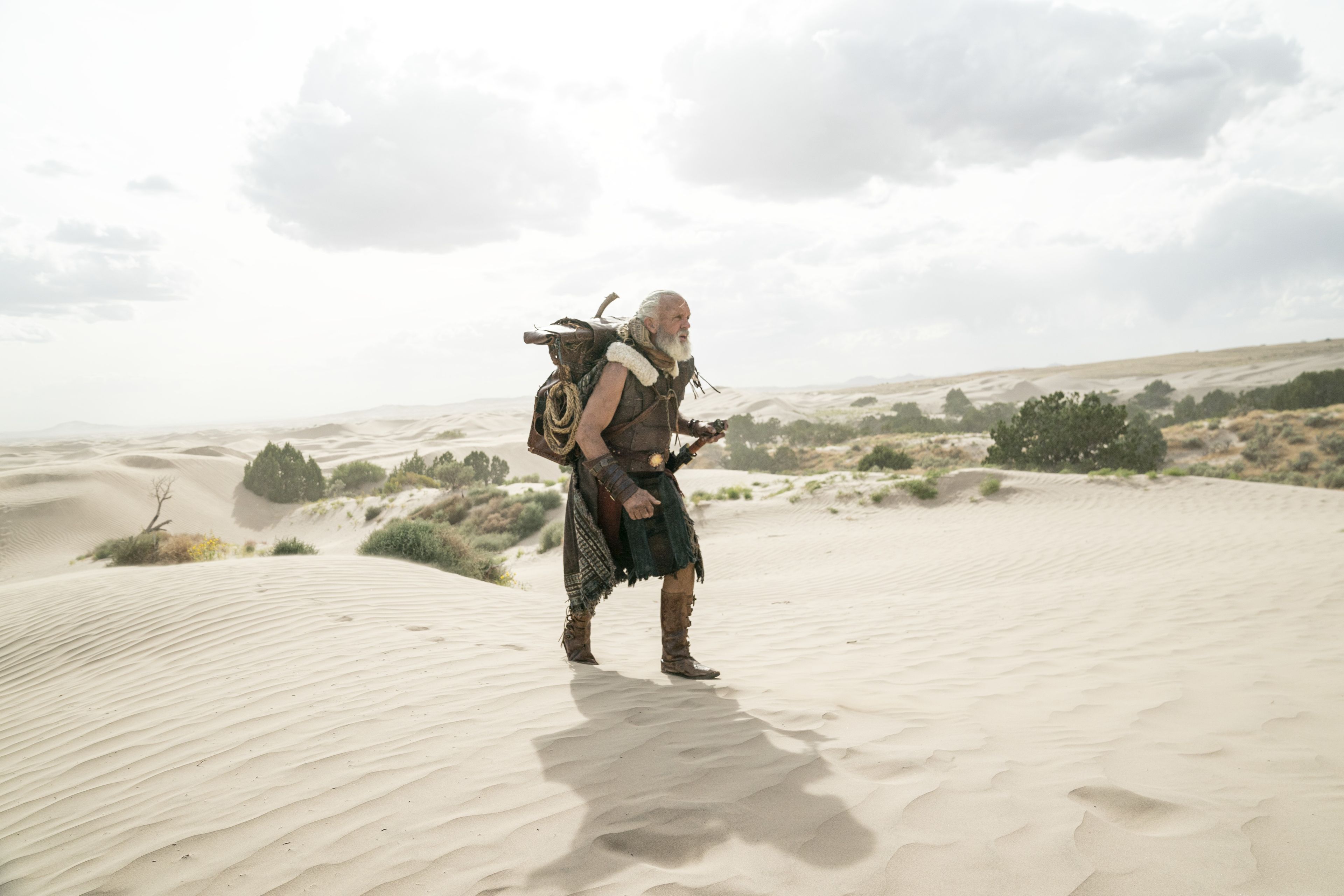 Moroni, son of Mormon, travels through the desert.