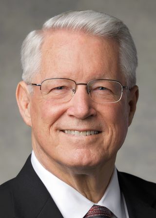 Bispo Dean M. Davies