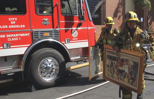 Rescuing paintings of the Savior from a fire