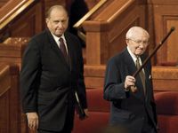 Presidente Gordon B. Hinckley e Presidente Thomas S. Monson