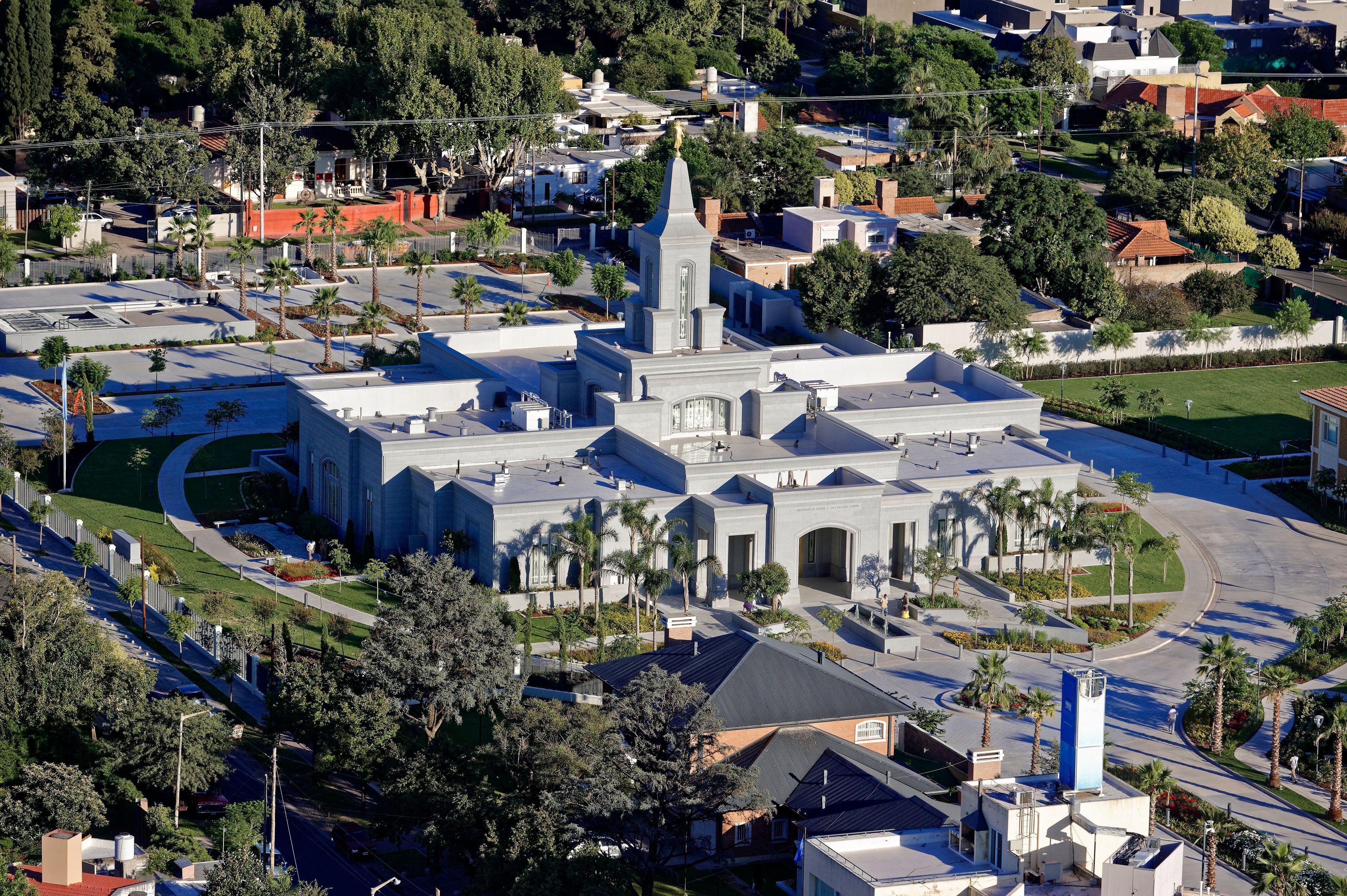 An aerial view of the Córdoba Argentina Temple. 