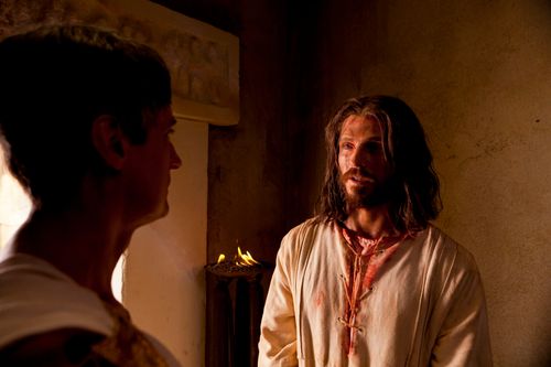 Matthew 27:1–2, 11–25, Pilate speaks with Jesus in private