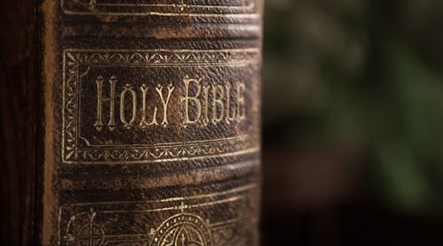 O que a Bíblia ensina a respeito da Trindade?