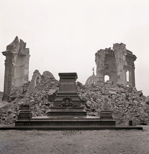 Frauenkirche destroyed