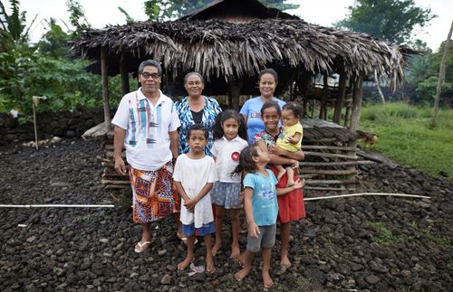 Lini and Ioane with their family