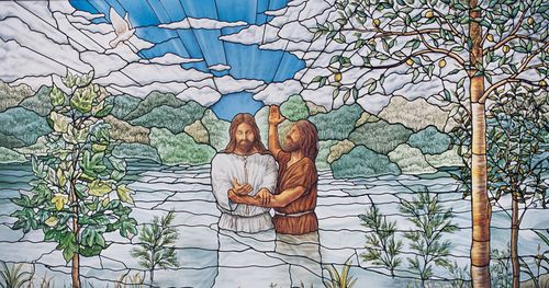 João Batista batizando Jesus