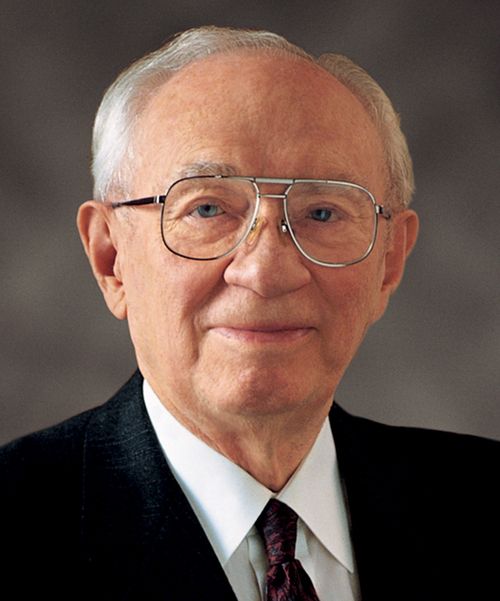 Portrait of Gordon B. Hinckley.