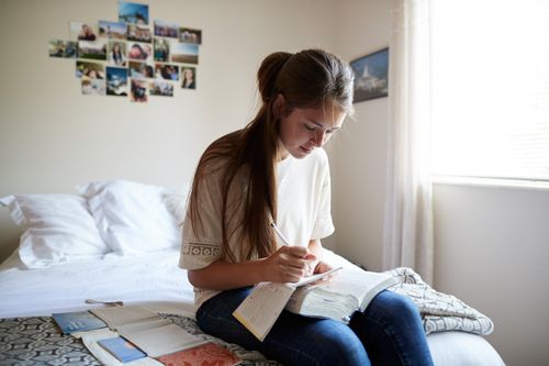 girl studying