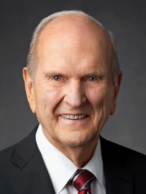 Peresitedi Russell M. Nelson