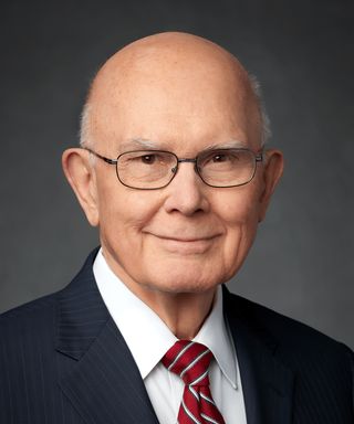 Peresitene Dallin H. Oaks