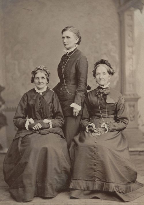 Elizabeth Ann Whitney, Emmeline B. Wells y Eliza R. Snow.