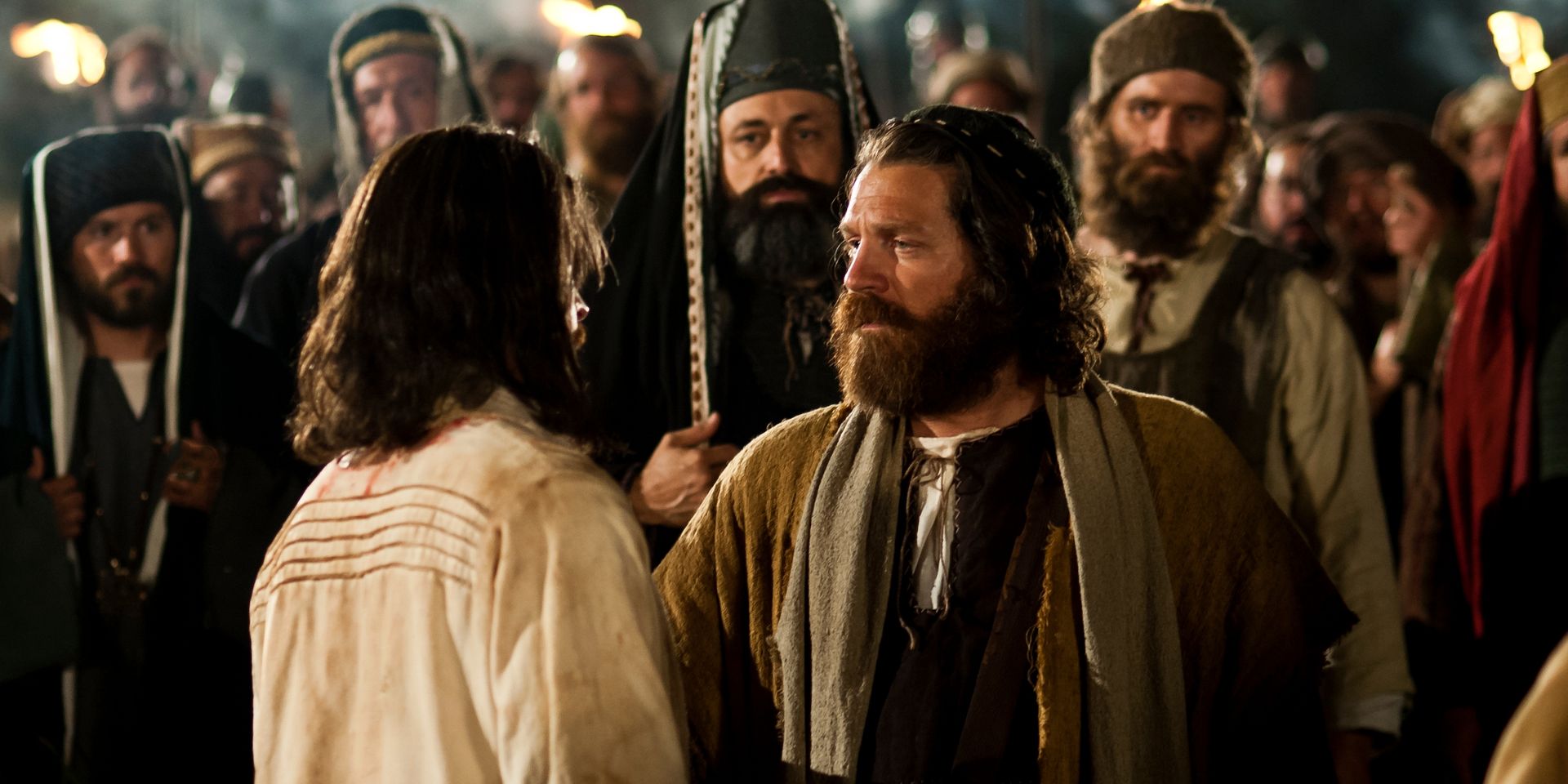 Judas besa la mejilla de Cristo en un acto de traición.