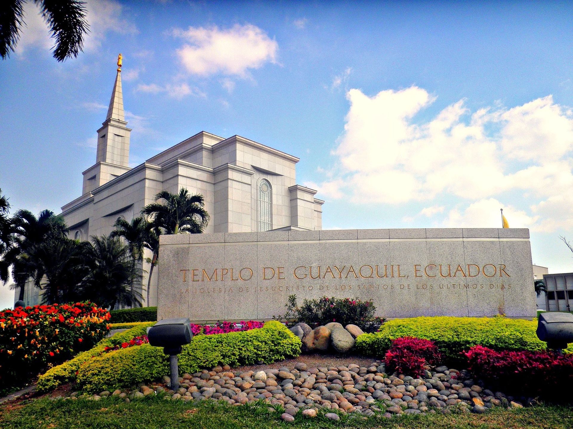 The Guayaquil Ecuador Temple name sign.