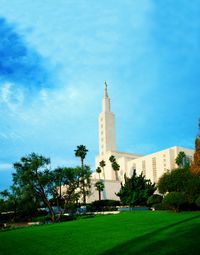 Daytime shot from across the front lawn of the Los Angeles California Temple.