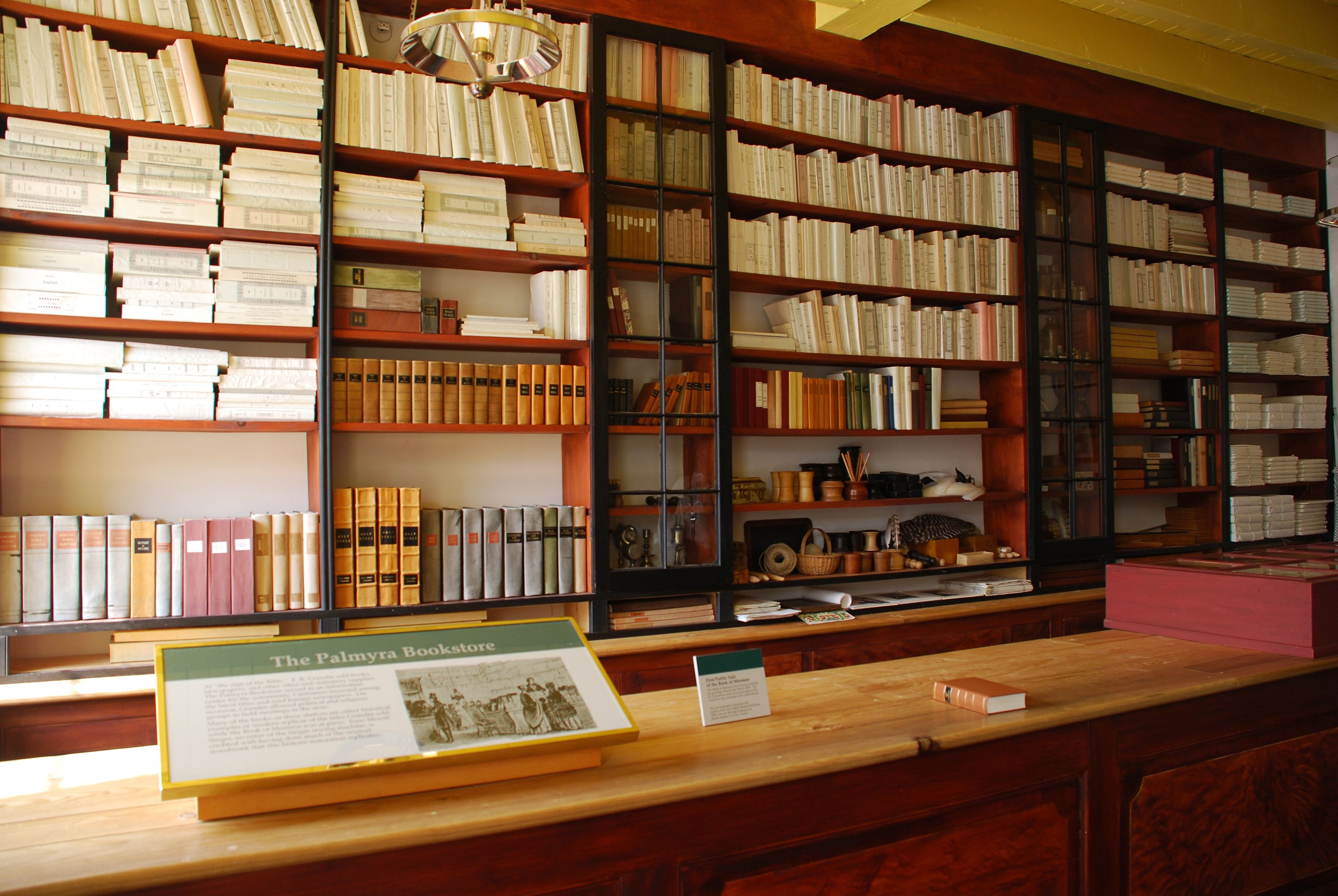 A photo of the Palmyra Bookstore.
