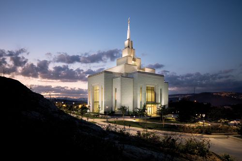The entire Tegucigalpa Honduras Temple and grounds all lit up at night.