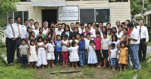 Group of people in the Guayacana, Ecuador Branch