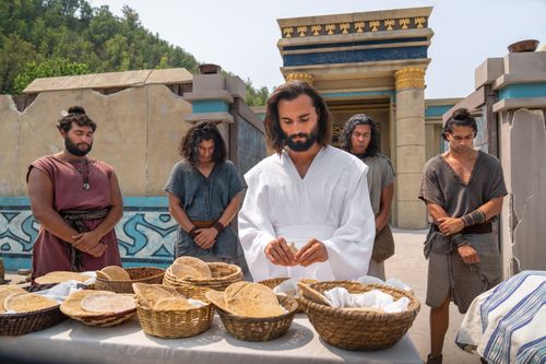 Jesus Christ blesses the sacrament bread and wine and instructs the disciples and Nephites.