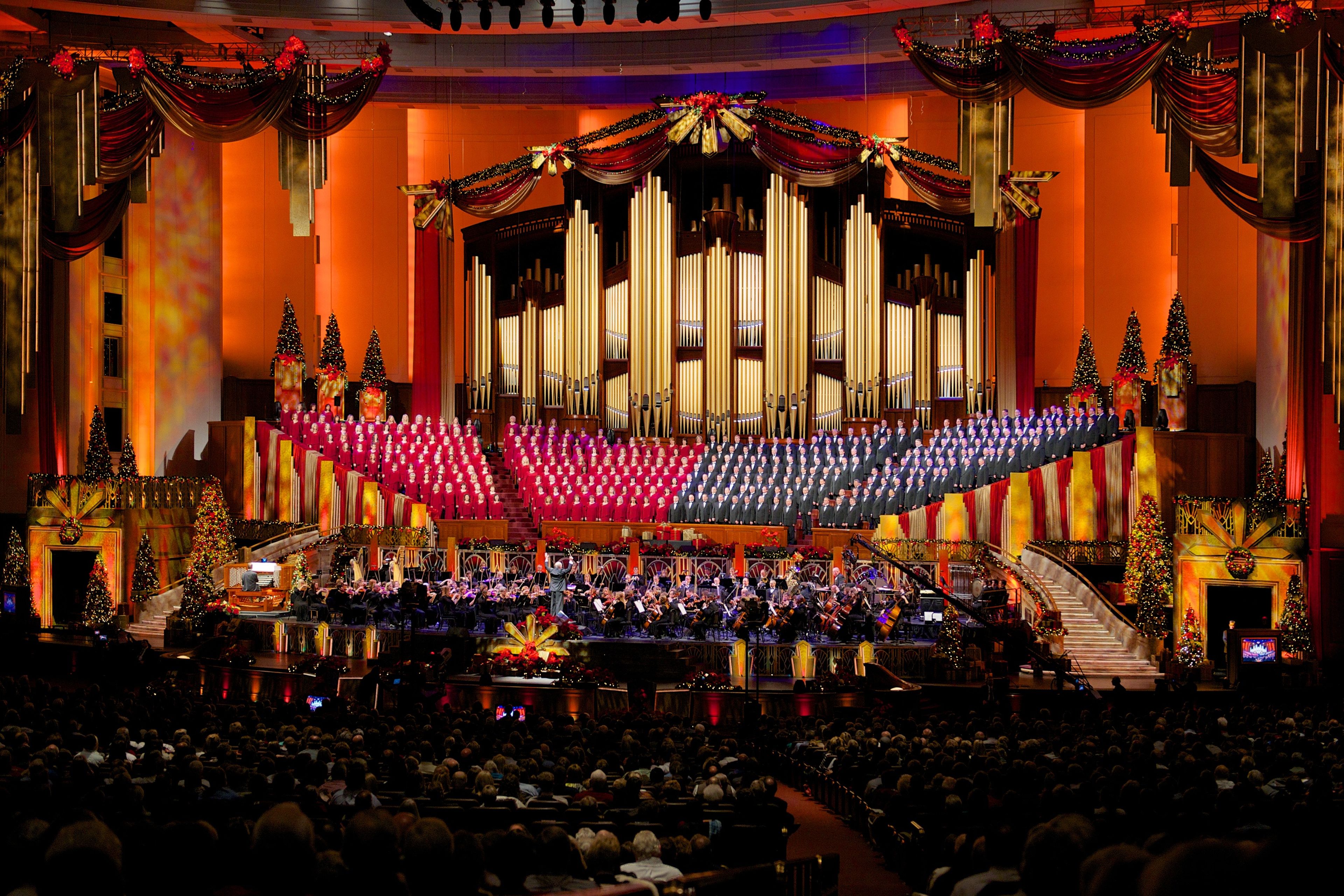 The Mormon Tabernacle Choir and orchestra performing in the 2012 Christmas concert.