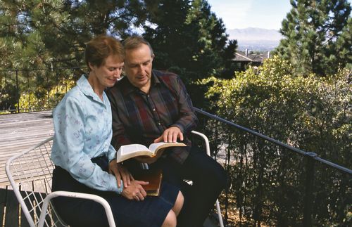 Richard and Jeanene Scott reading scriptures