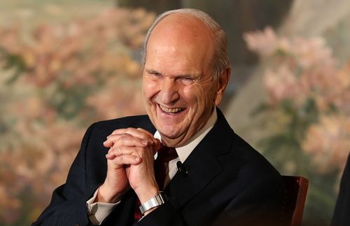 Russell M. Nelson elnök