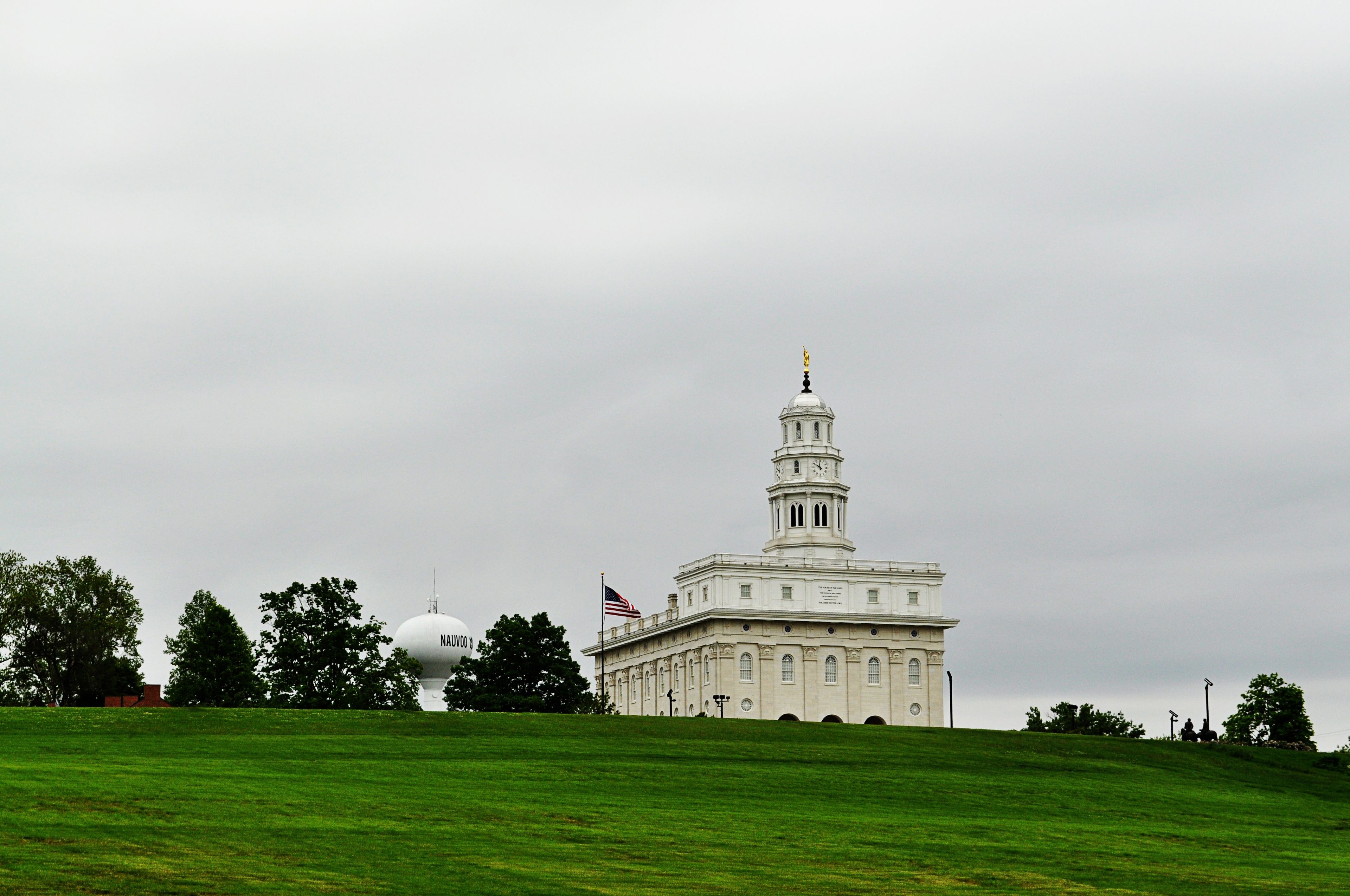 The Nauvoo Illinois Temple, including scenery.